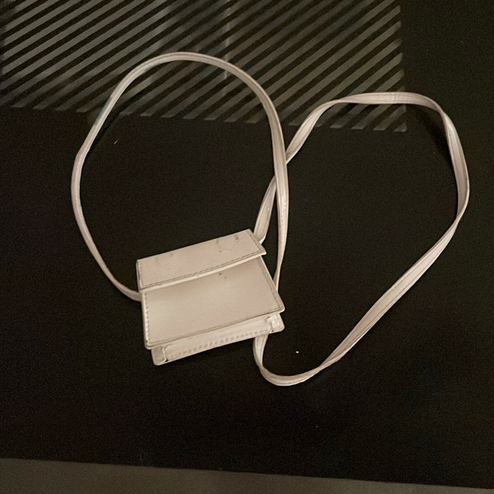 Hi I’m selling this purse
